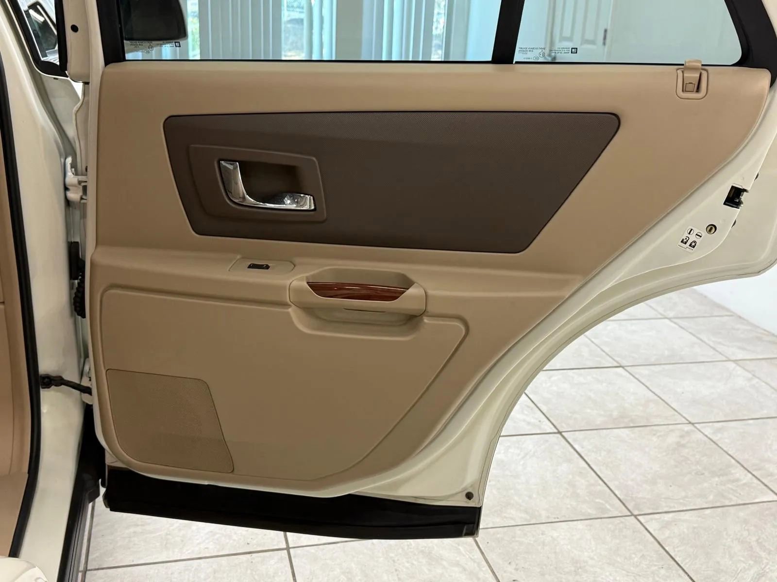 Used 2006 Cadillac SRX w/ Drivers Level One Package image 22