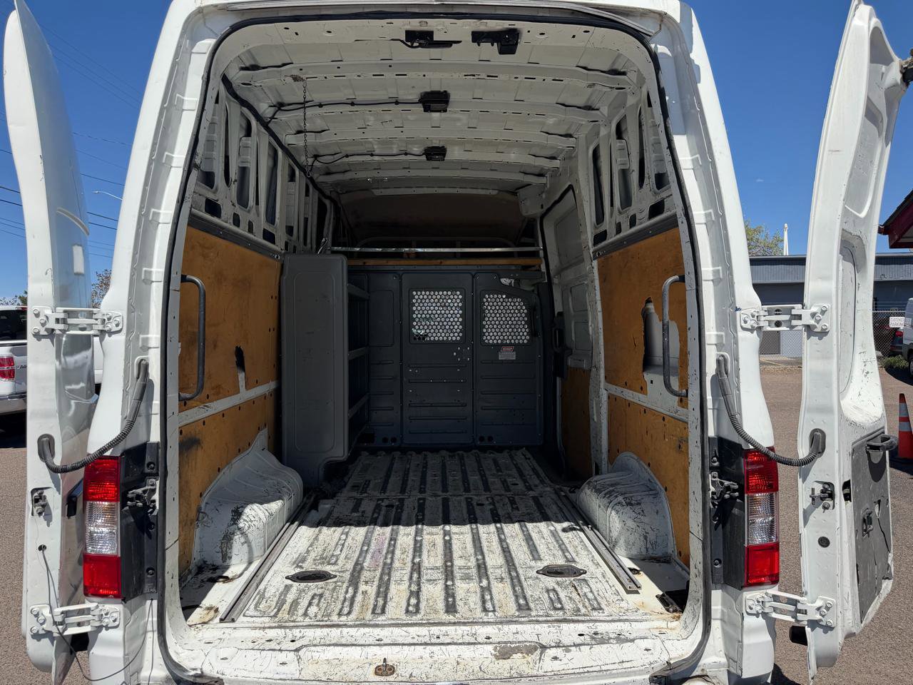 Used 2016 Nissan NV 2500 SV RWD image 22
