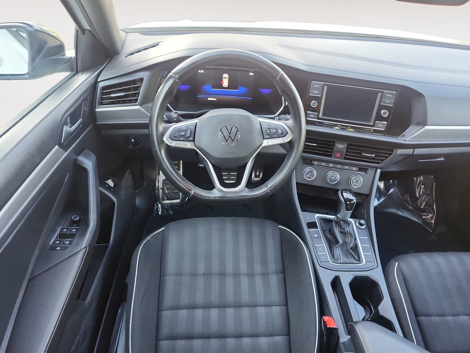 Used 2024 Volkswagen Jetta Sport FWD image 10