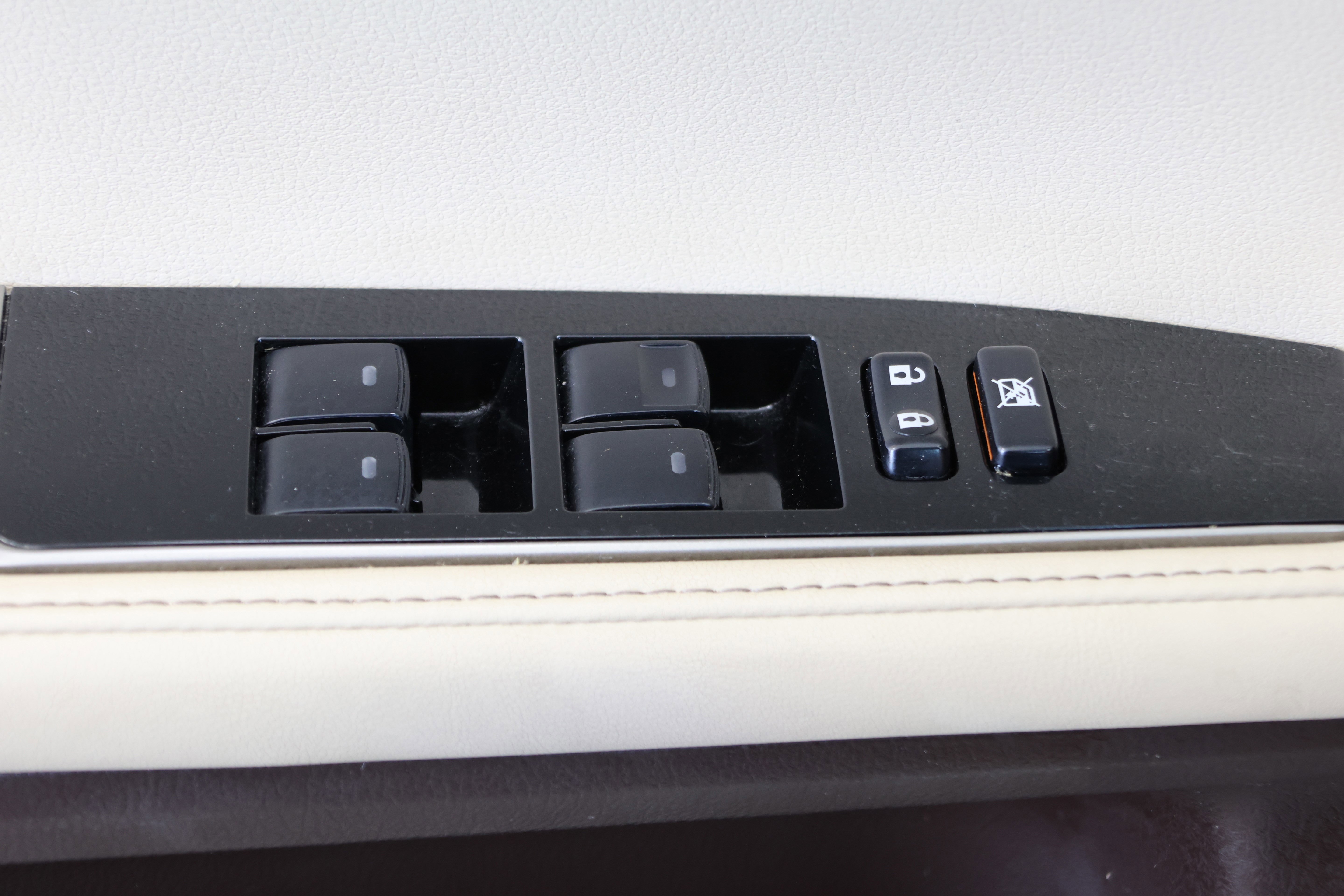 Used 2018 Lexus ES 350 350 w/ Luxury Package w/Wood Trim image 14