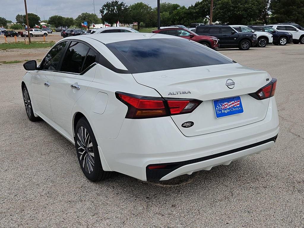 Used 2024 Nissan Altima 2.5 SV FWD image 8