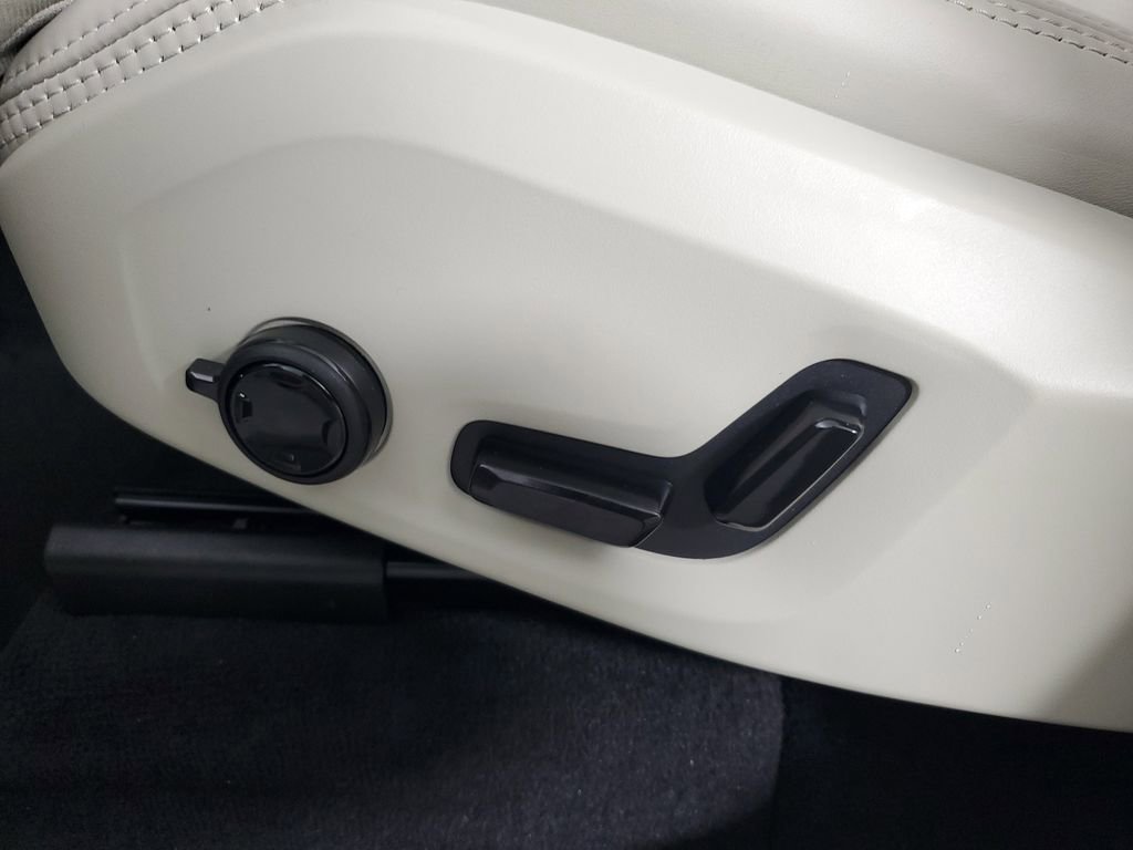 New 2026 Volvo XC90 T8 Ultra w/ Protection Package Premier image 21