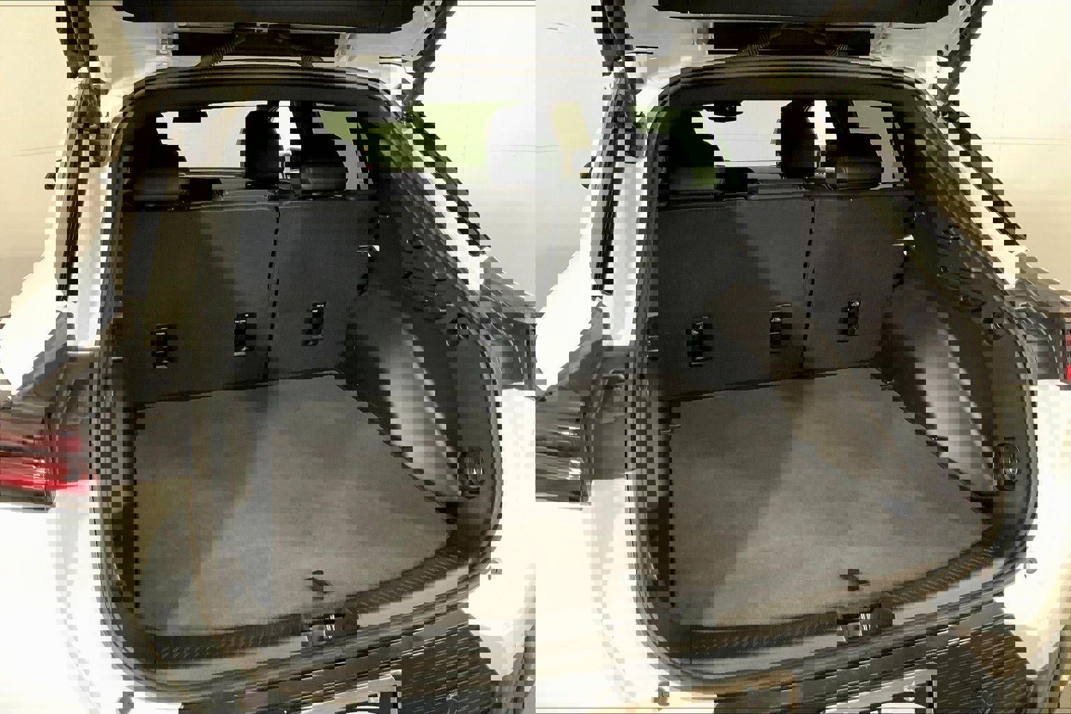 Used 2025 Chevrolet Equinox EV LT w/ Convenience Package FWD image 4