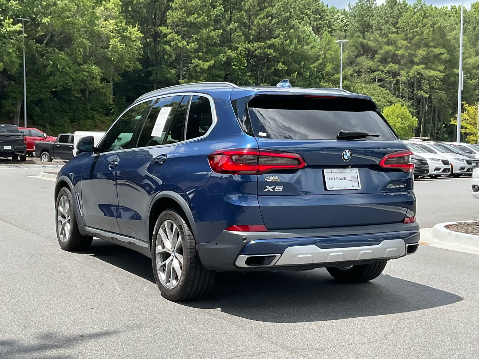 Used 2019 BMW X5 xDrive40i w/ Premium Package 2 AWD/4WD image 3