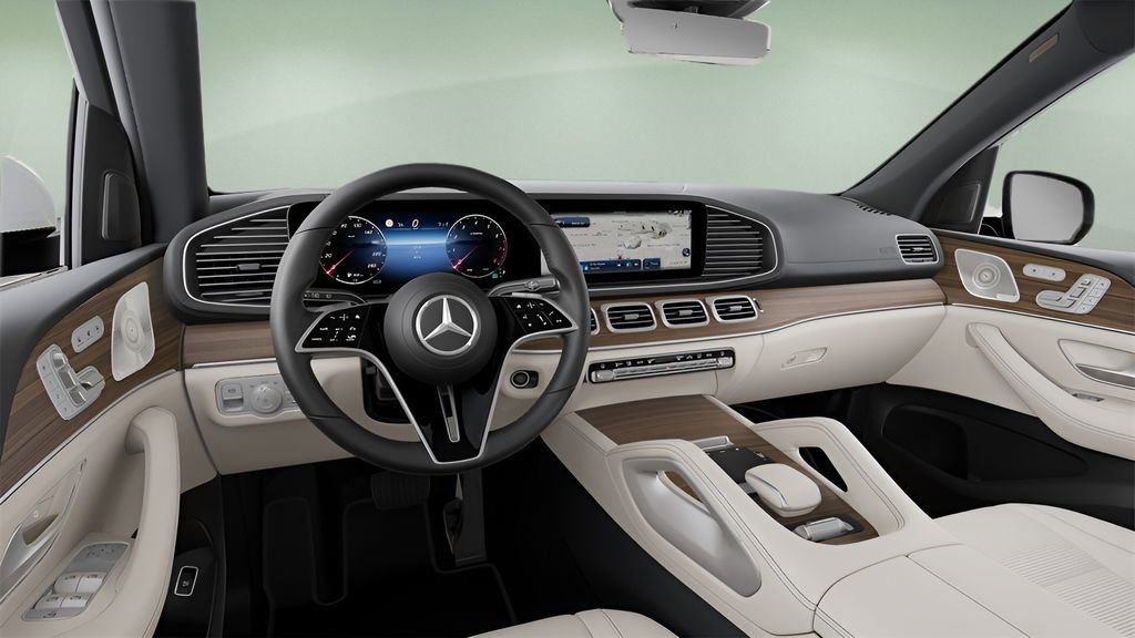 Used 2025 Mercedes-Benz GLS 450 4MATIC image 38
