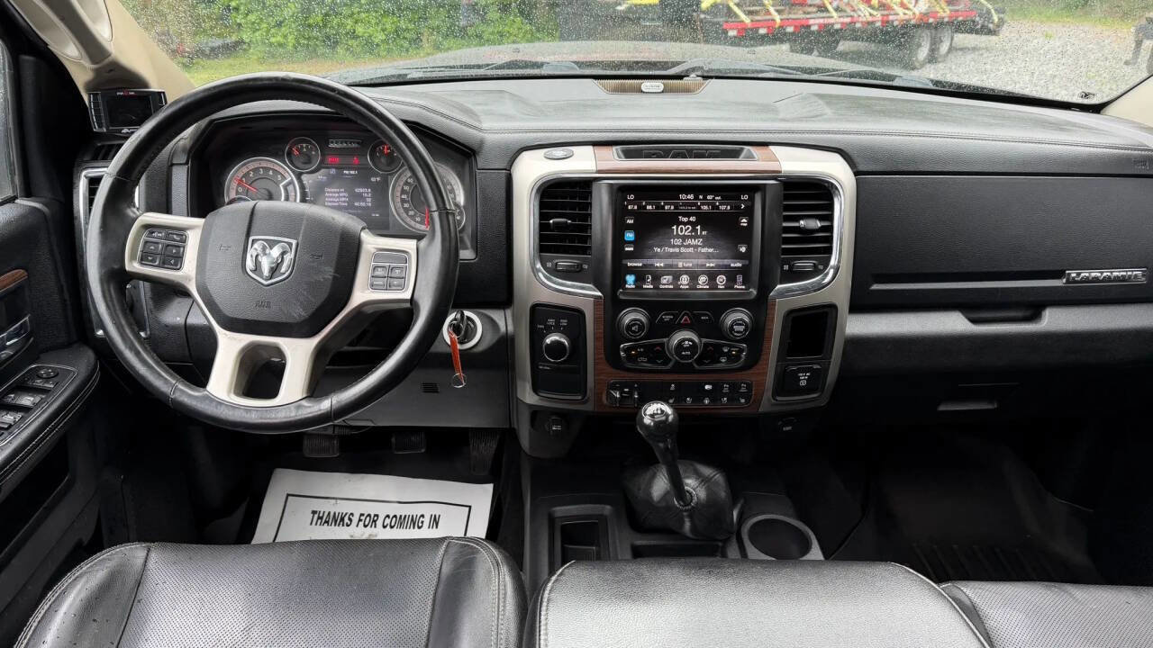 Used 2016 RAM 3500 Laramie w/ Convenience Group AWD/4WD image 16