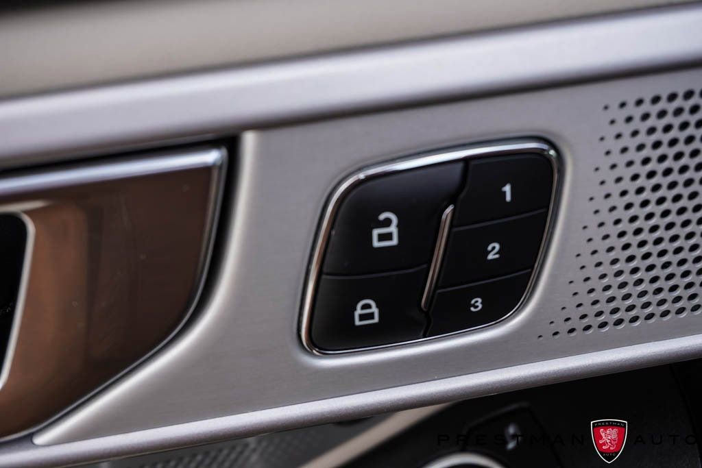 Used 2022 Ford Explorer Platinum w/ Equipment Group 601A image 26