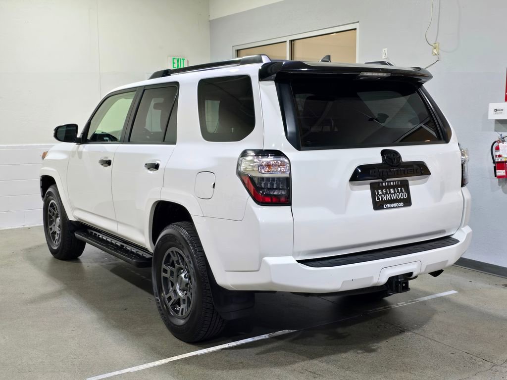 Used 2020 Toyota 4Runner Venture image 6