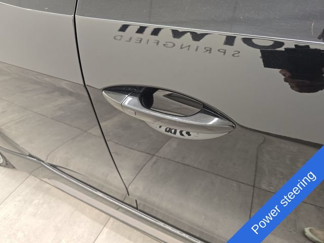 Used 2016 Hyundai Veloster Turbo w/ Option Group 04 FWD image 8
