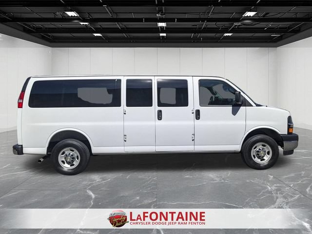 Used 2025 Chevrolet Express 3500 LT w/ LT Preferred Equipment Group RWD image 6