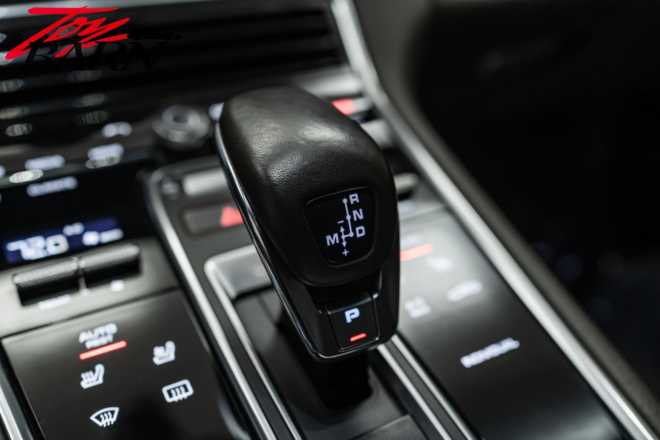 Used 2018 Porsche Panamera 4 image 45