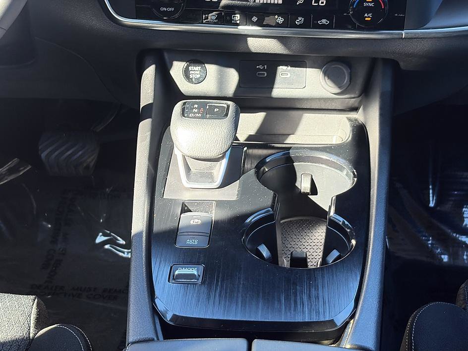 Certified 2025 Nissan Rogue SV FWD image 33