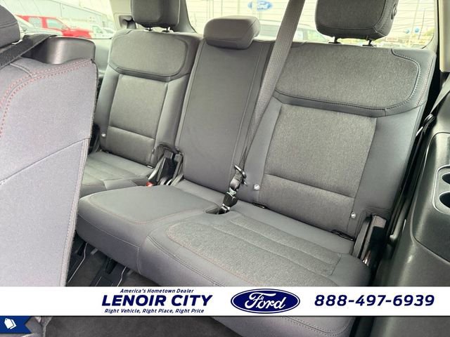 Used 2025 Ford Expedition Active RWD image 12