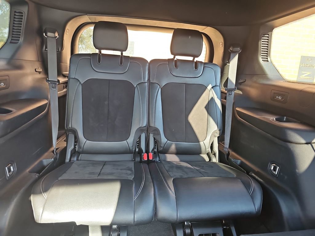 Certified 2023 Jeep Grand Cherokee L Laredo image 12