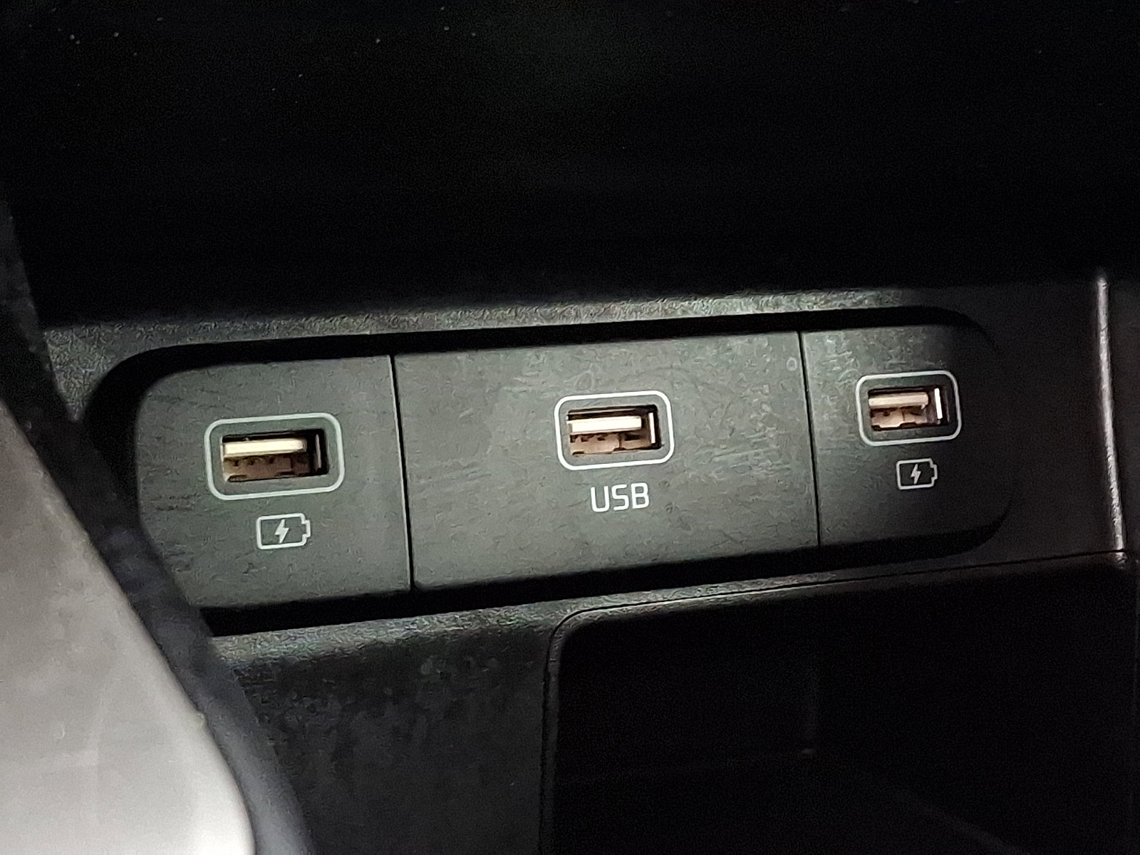 Used 2023 Kia Sorento LX image 22