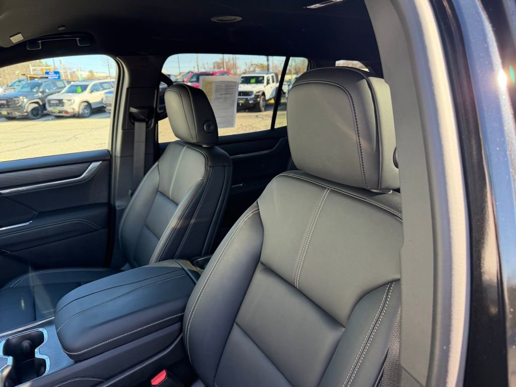 Used 2026 GMC Acadia Elevation w/ Elevation Premium Package image 13