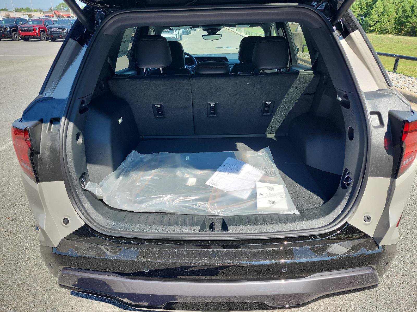 New 2027 GMC Terrain AT4 w/ Convenience Package III AWD/4WD image 8