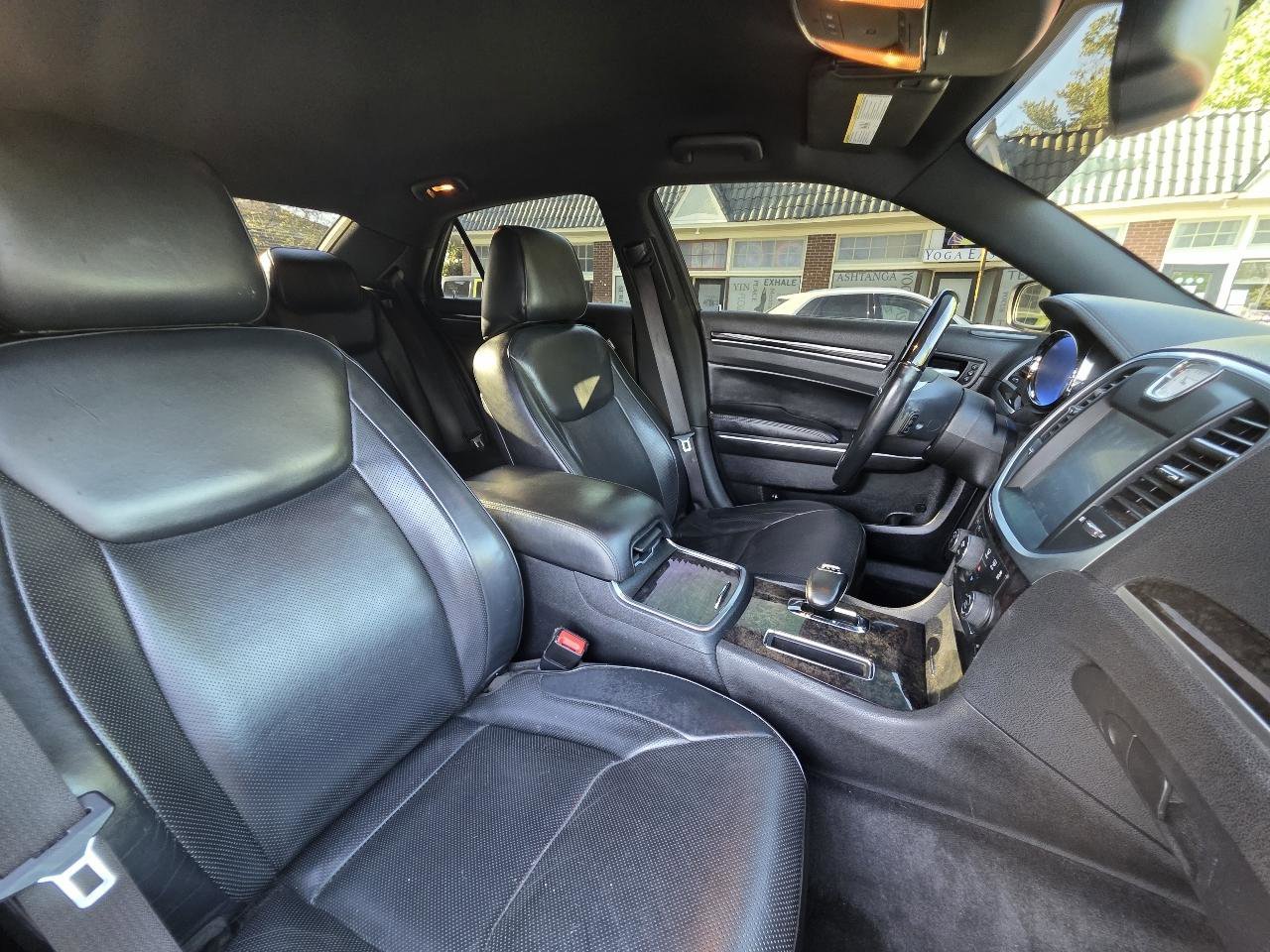 Used 2014 Chrysler 300 C AWD/4WD image 42