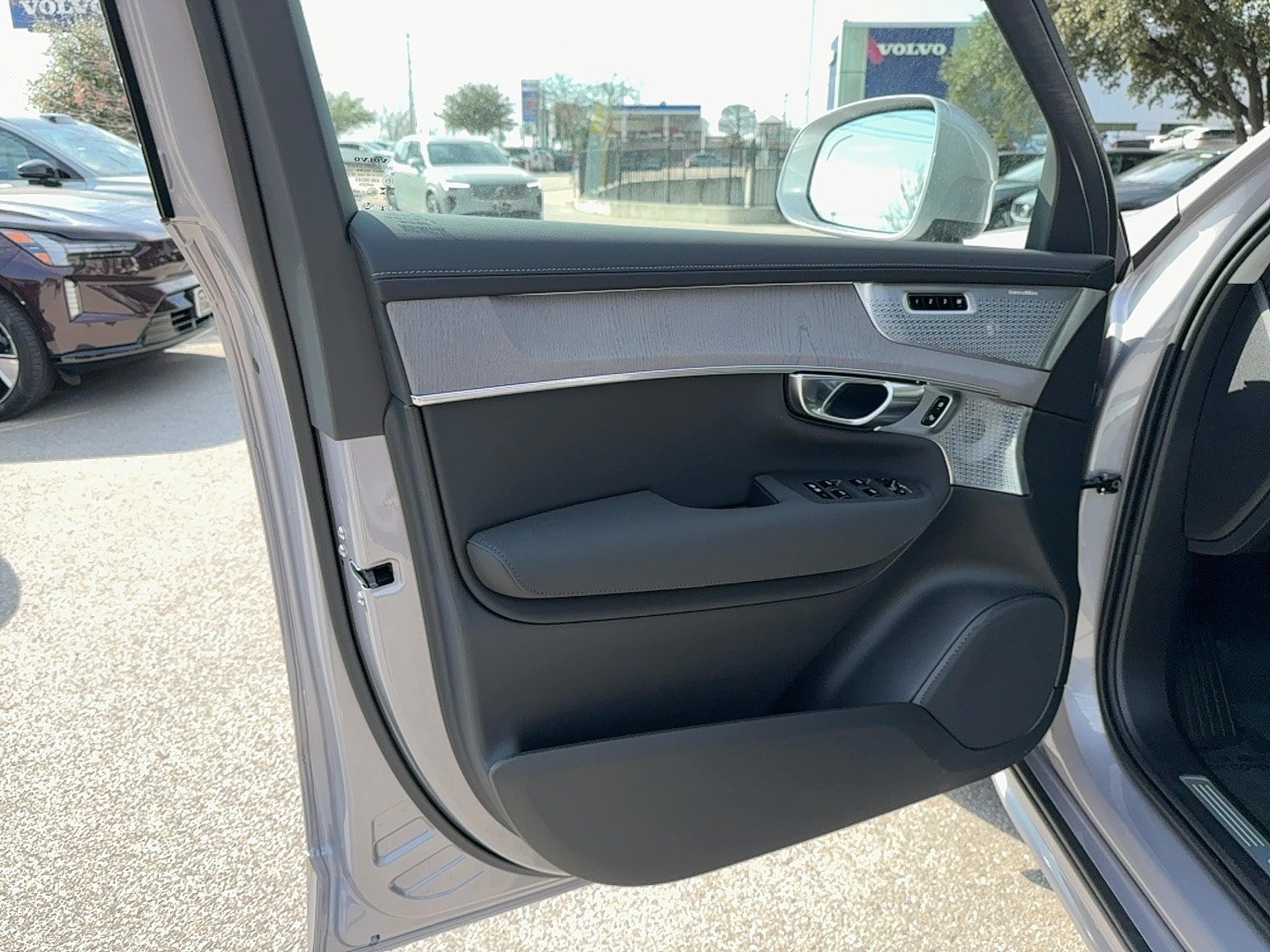 New 2026 Volvo XC90 B6 Ultra w/ Lounge Package AWD/4WD image 11