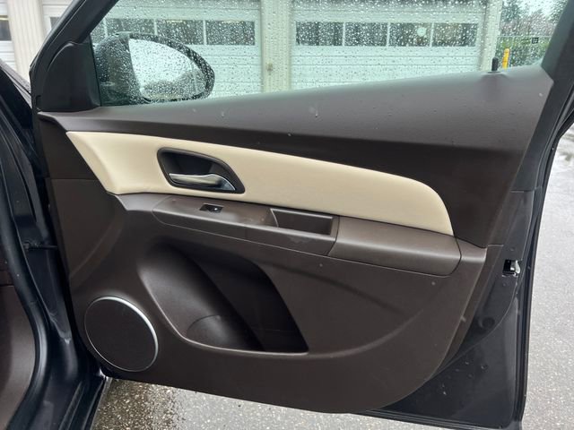Used 2011 Chevrolet Cruze LT image 32