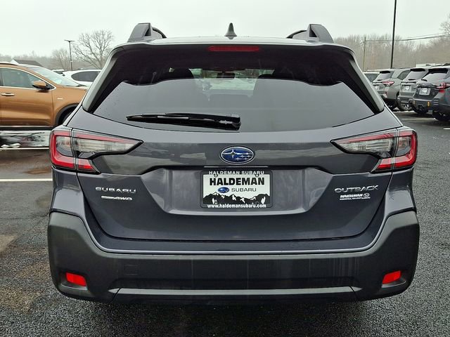 Used 2023 Subaru Outback Premium image 6