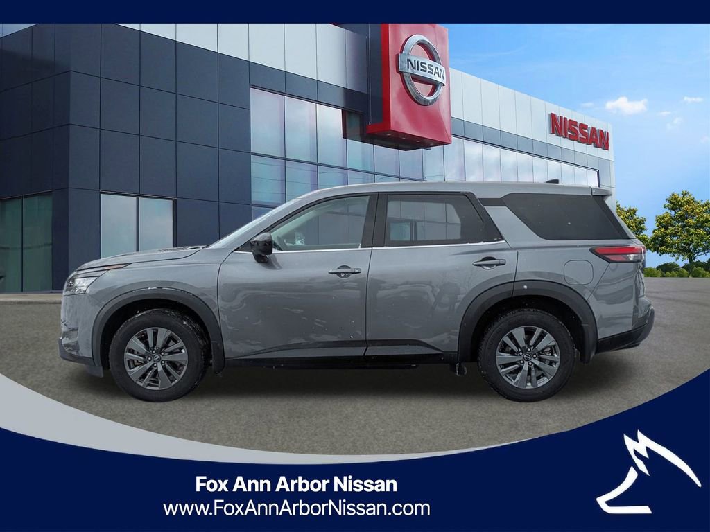 Certified 2024 Nissan Pathfinder S image 2