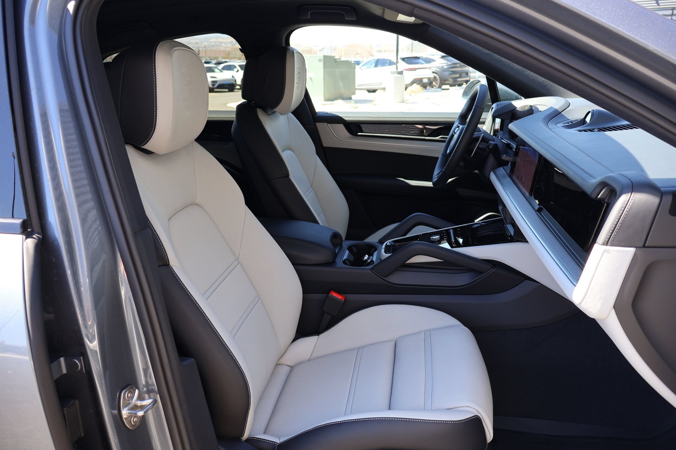 New 2026 Porsche Cayenne Coupe AWD/4WD image 26