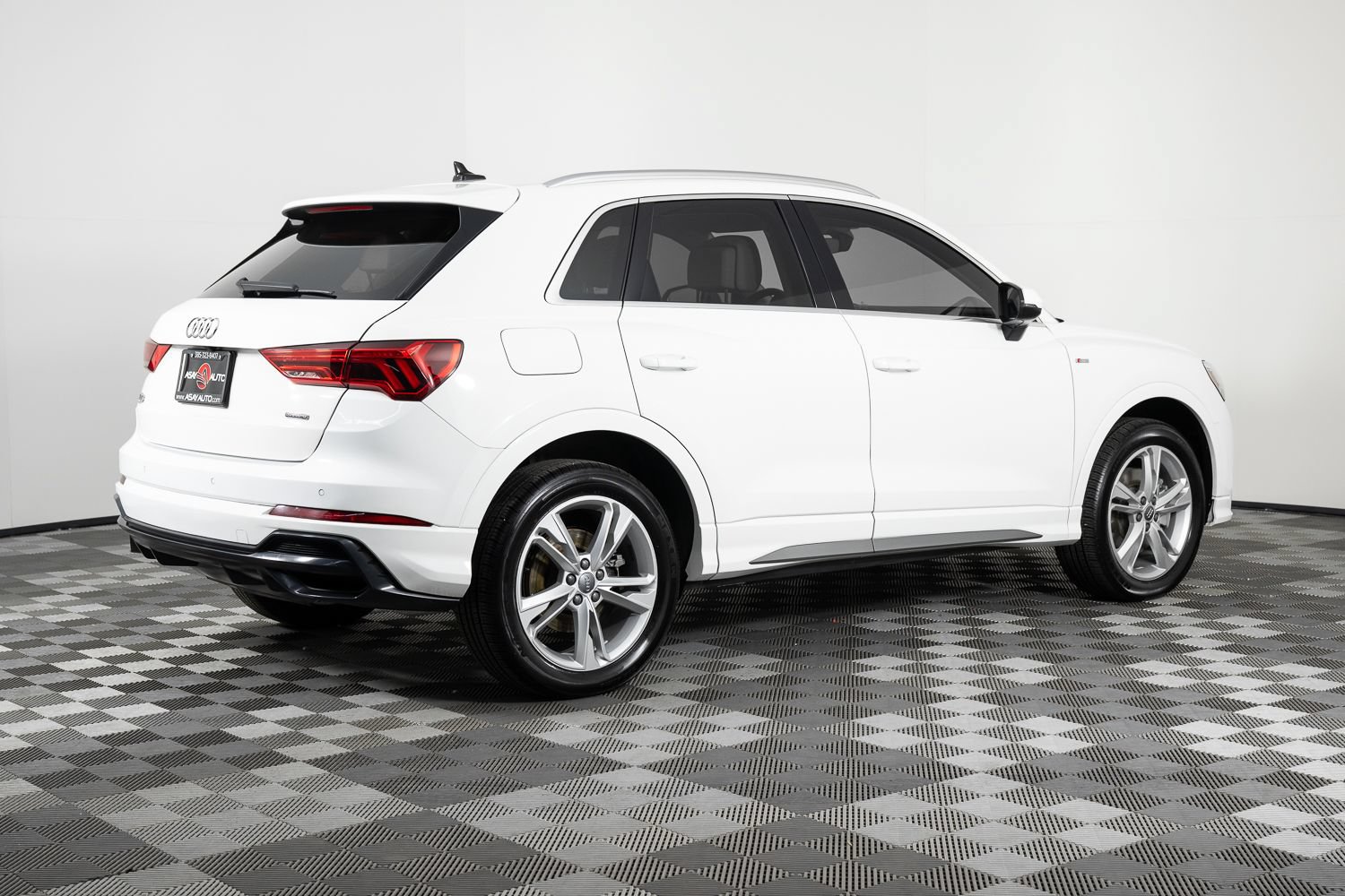 Used 2021 Audi Q3 2.0T Premium Plus w/ Premium Plus Package AWD/4WD image 8