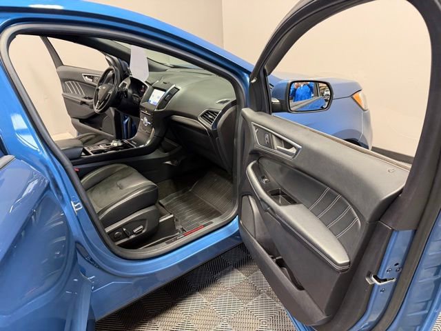 Used 2019 Ford Edge ST w/ Cold Weather Package AWD/4WD image 24