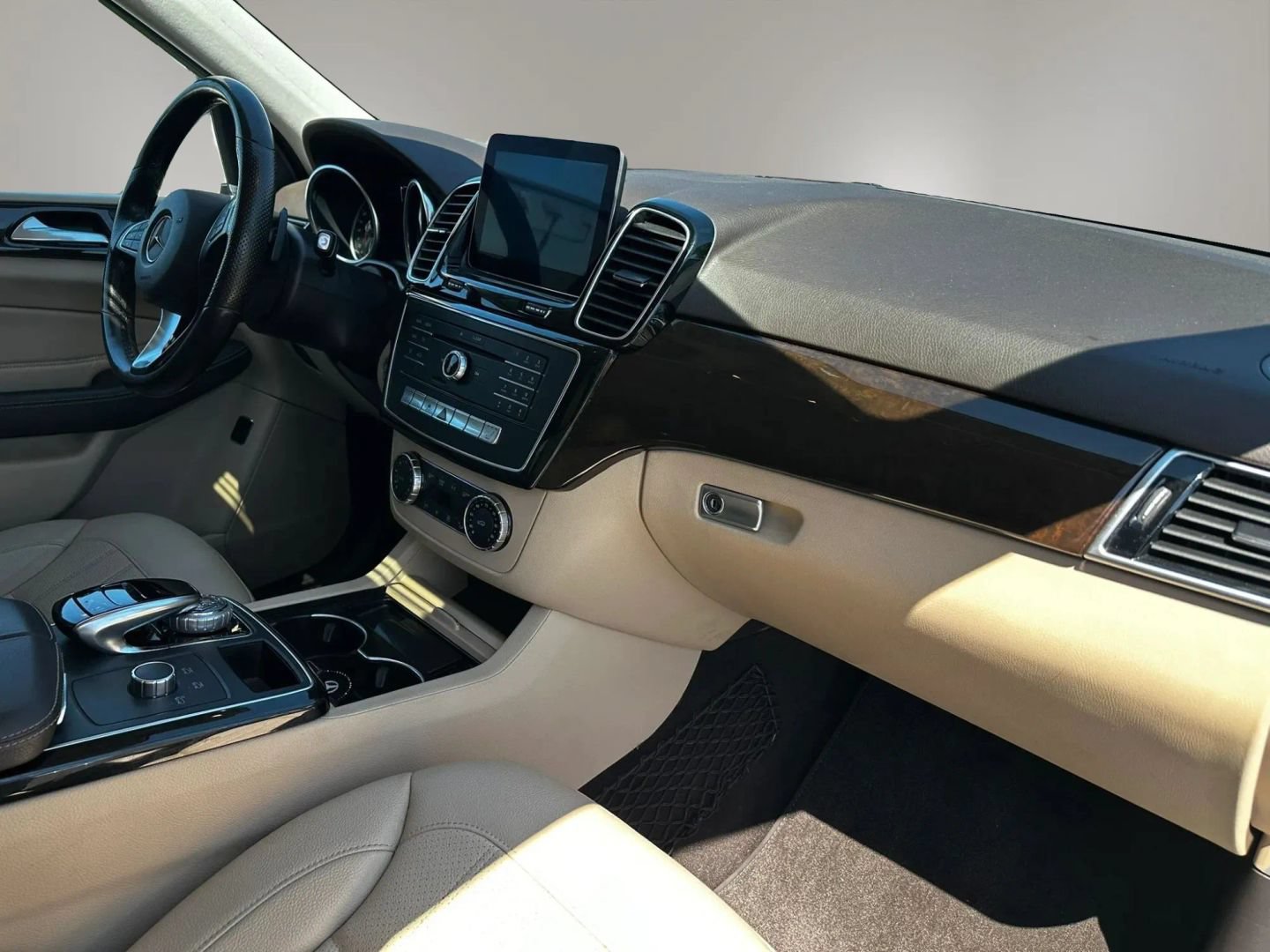 Used 2018 Mercedes-Benz GLE 350 image 13