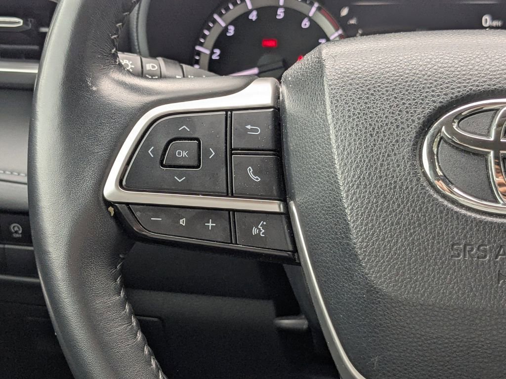 Used 2023 Toyota Highlander LE image 26