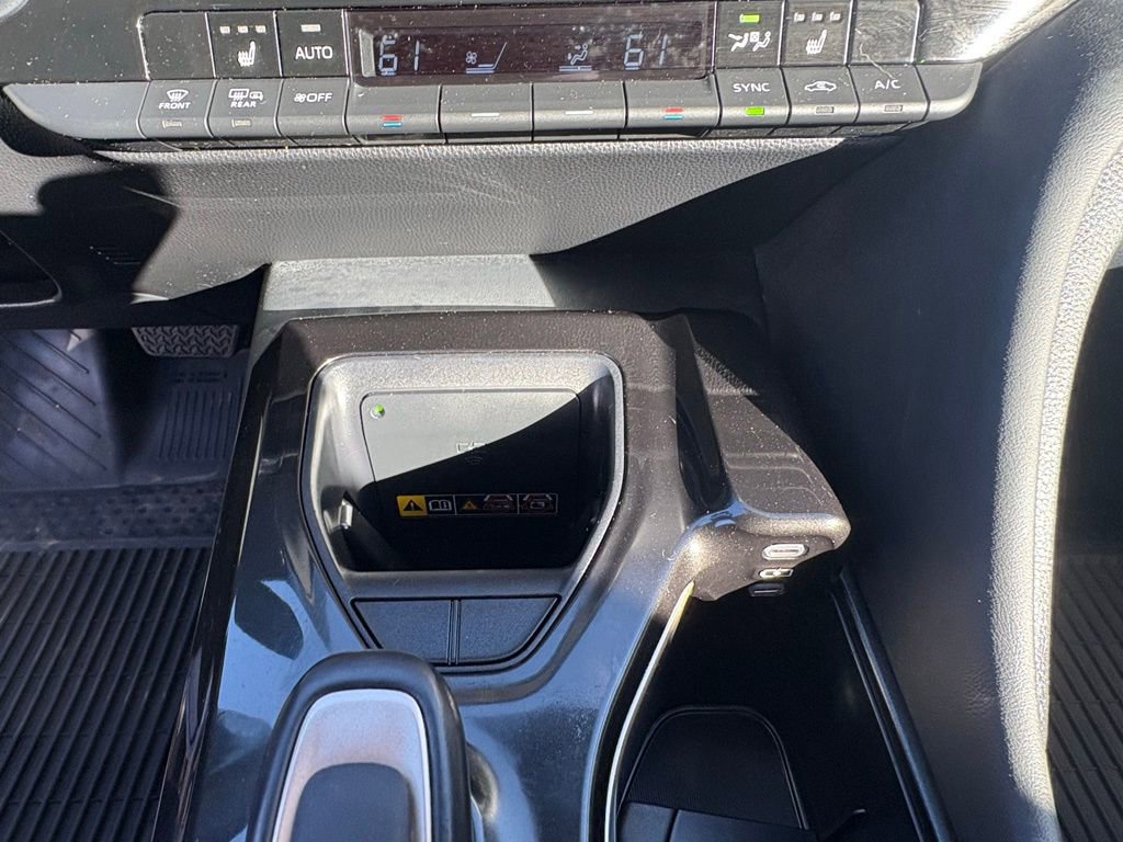 Certified 2024 Toyota Crown XLE AWD/4WD image 19