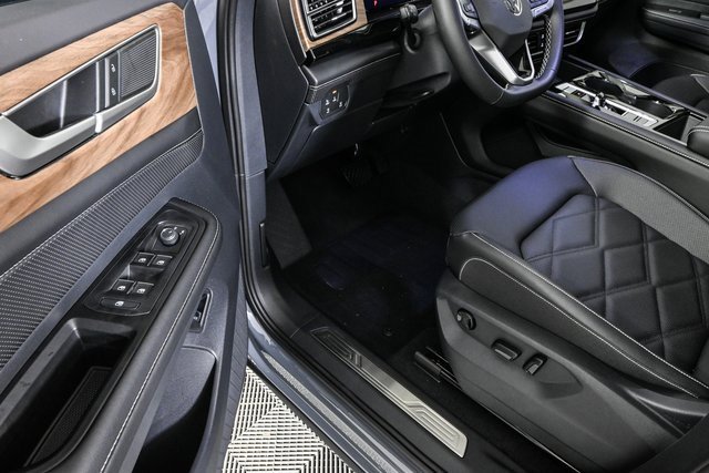 New 2026 Volkswagen Atlas SE image 8