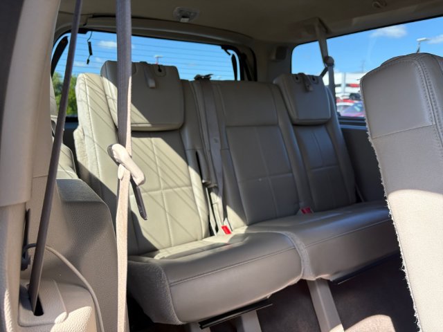 Used 2013 Lincoln Navigator L 2WD w/ HD Trailer Tow Pkg image 16