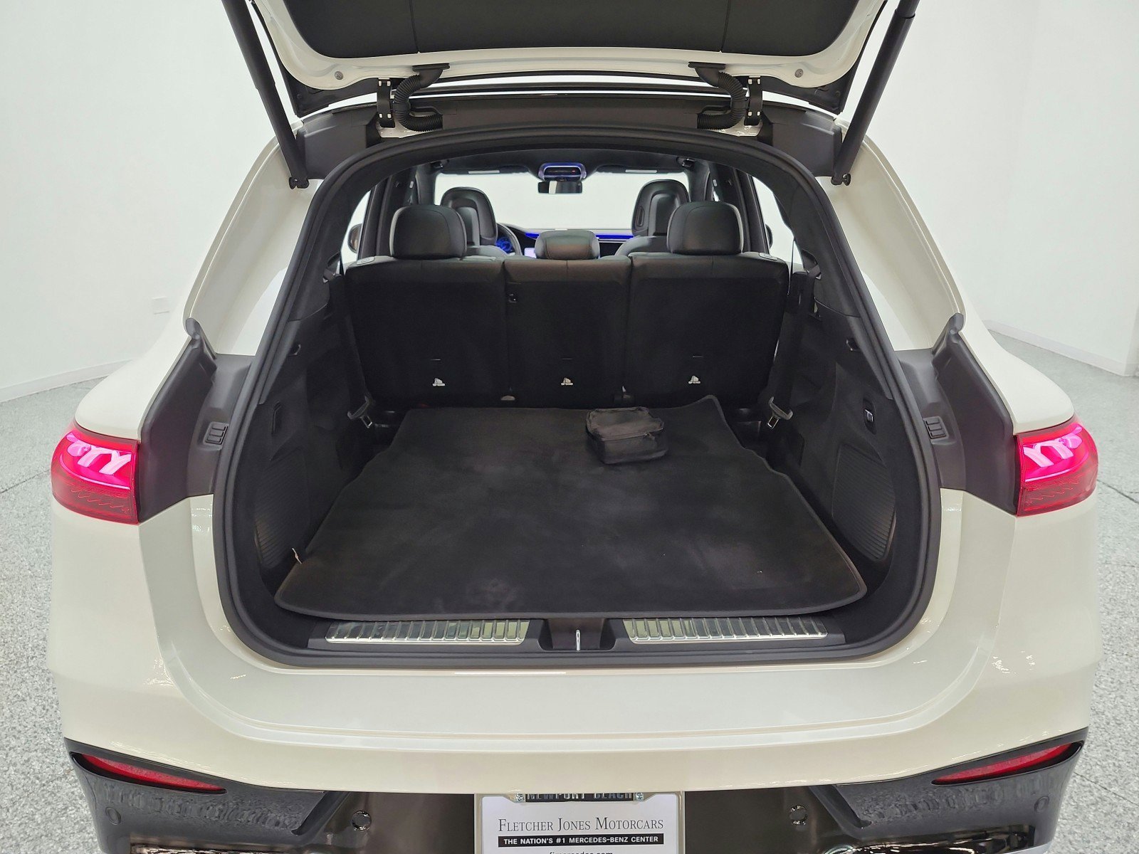Used 2023 Mercedes-Benz EQS 580 4MATIC SUV image 20