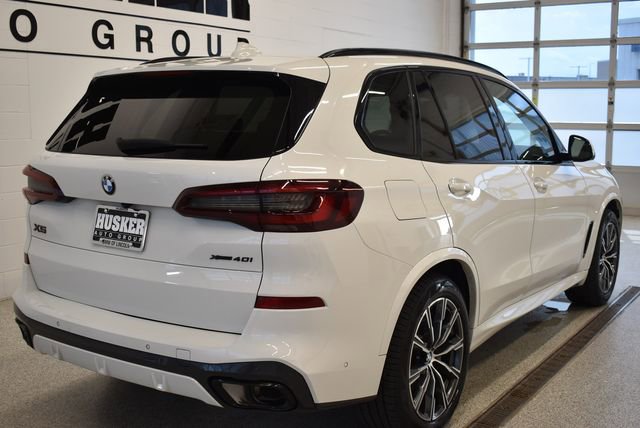 Used 2023 BMW X5 xDrive40i w/ M Sport Package AWD/4WD image 4