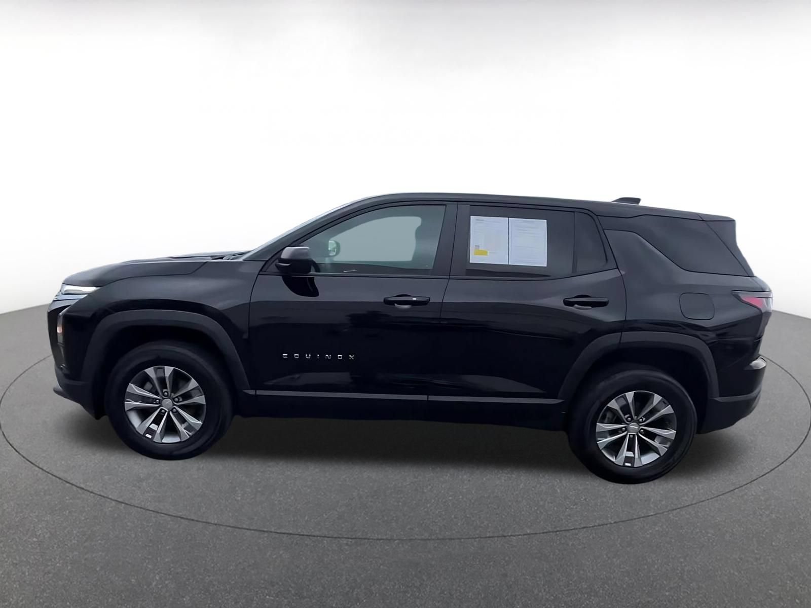 Used 2025 Chevrolet Equinox LT FWD image 8