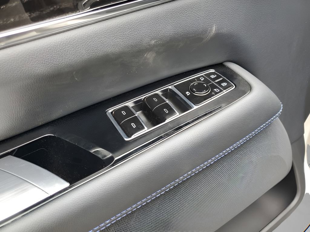 New 2026 Cadillac Escalade IQ Sport 1 w/ LPO, ONYX Package AWD/4WD image 30