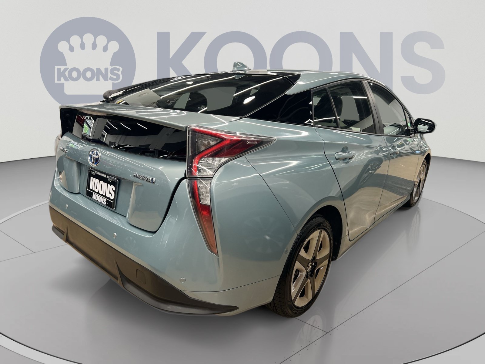 Used 2017 Toyota Prius Four Touring w/ Premium Convenience Package FWD image 4