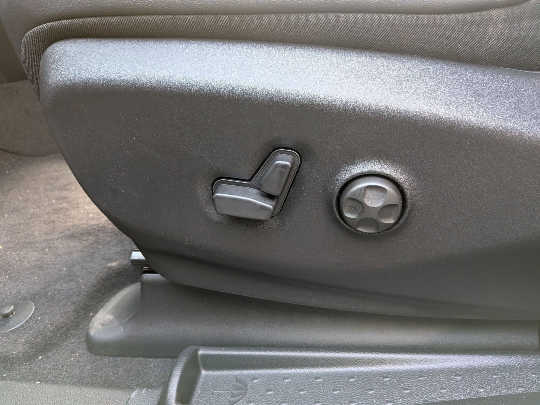 New 2026 Chrysler Voyager LX image 28