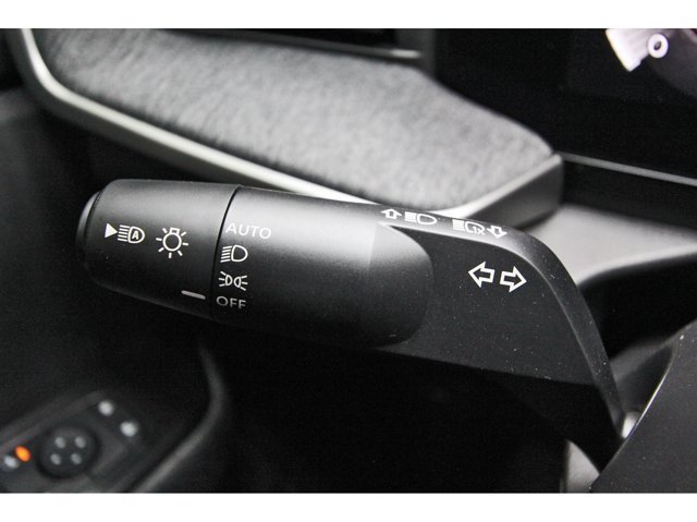 New 2027 Nissan Kicks SV w/ Cold Weather Package FWD image 17