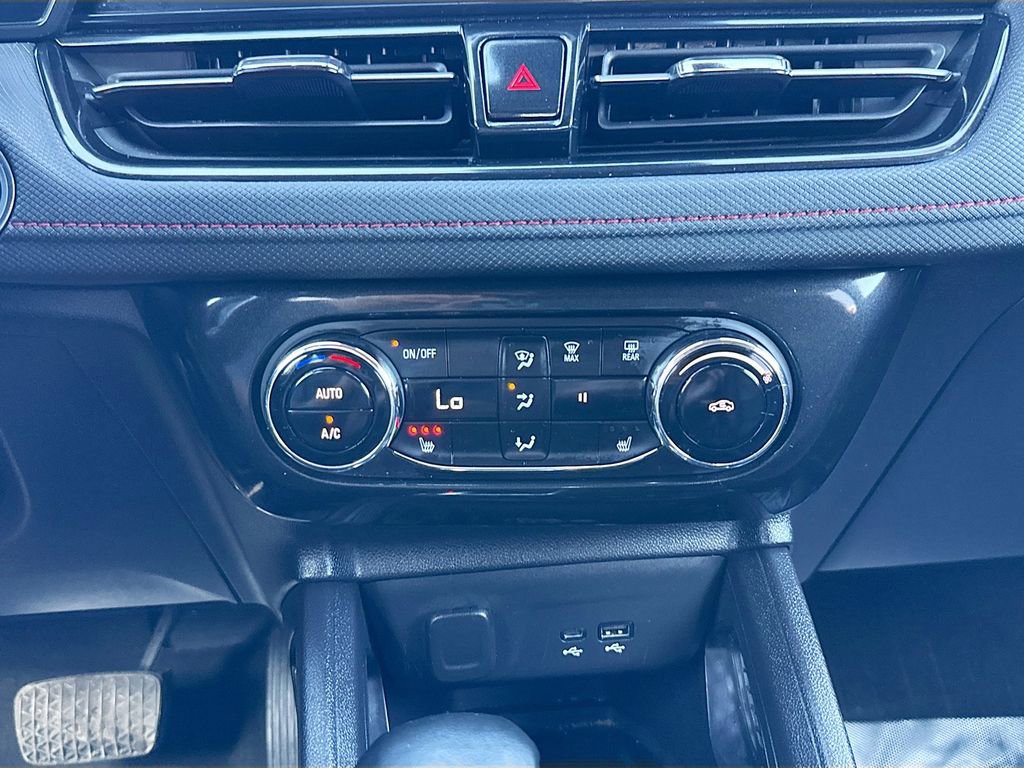 Used 2025 Chevrolet TrailBlazer RS w/ Convenience Package image 19