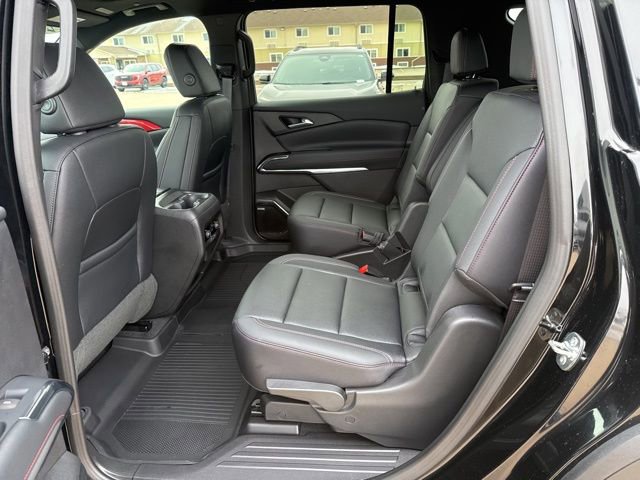 Used 2025 Chevrolet Traverse Z71 w/ Enhanced Driving Package image 40