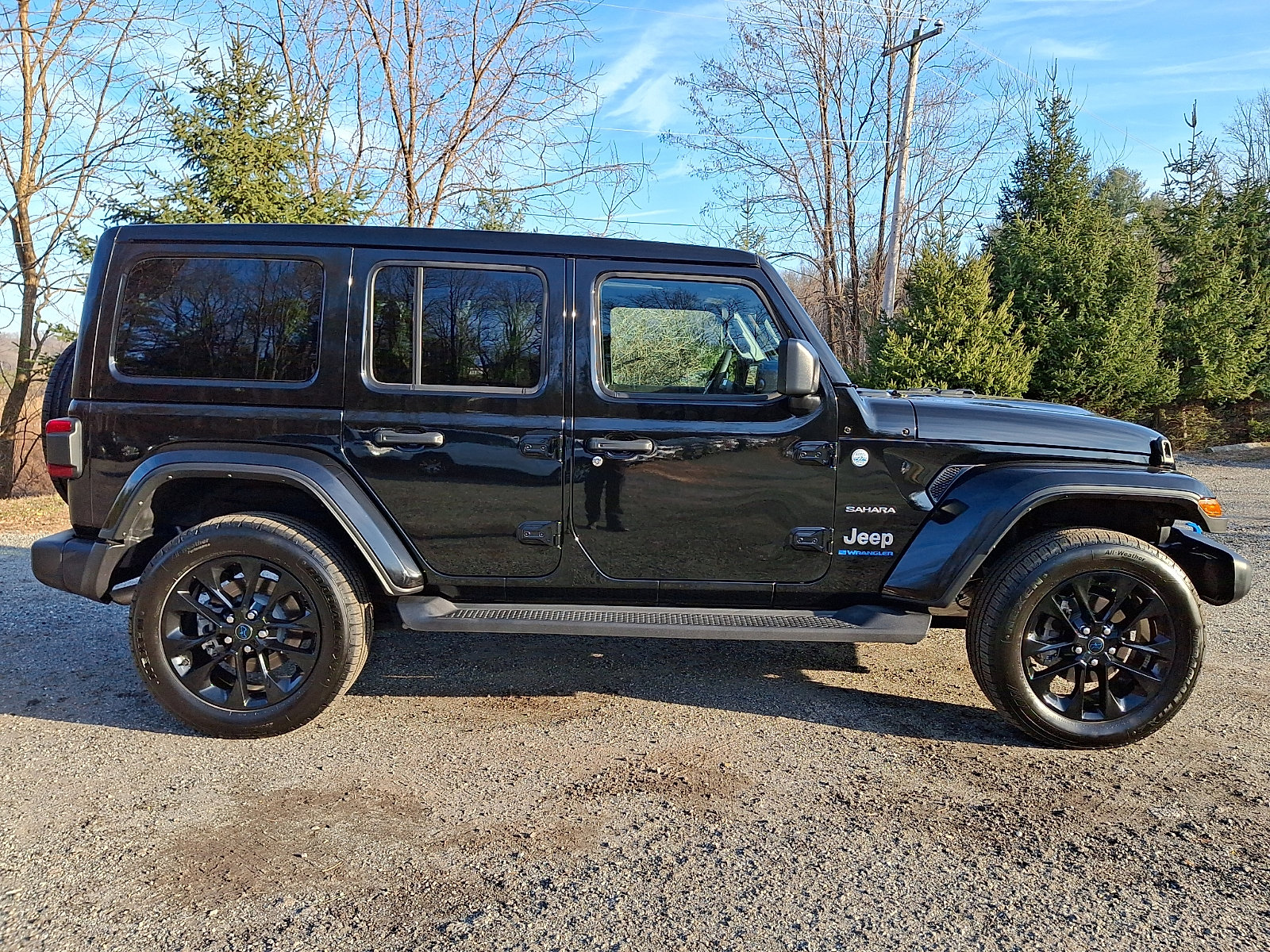 Used 2024 Jeep Wrangler Sahara w/ Safety Group image 7
