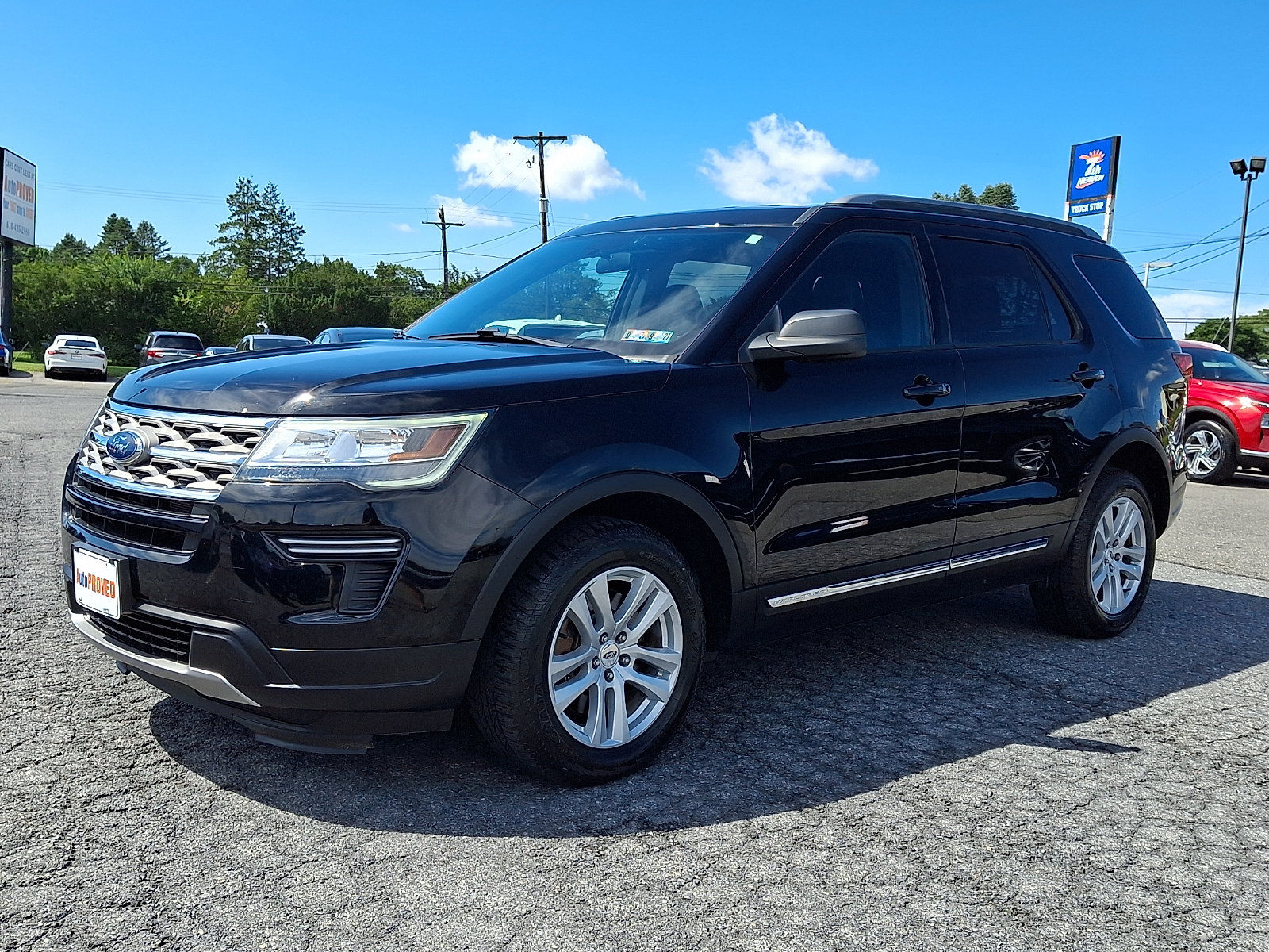 Used 2018 Ford Explorer XLT AWD/4WD image 3