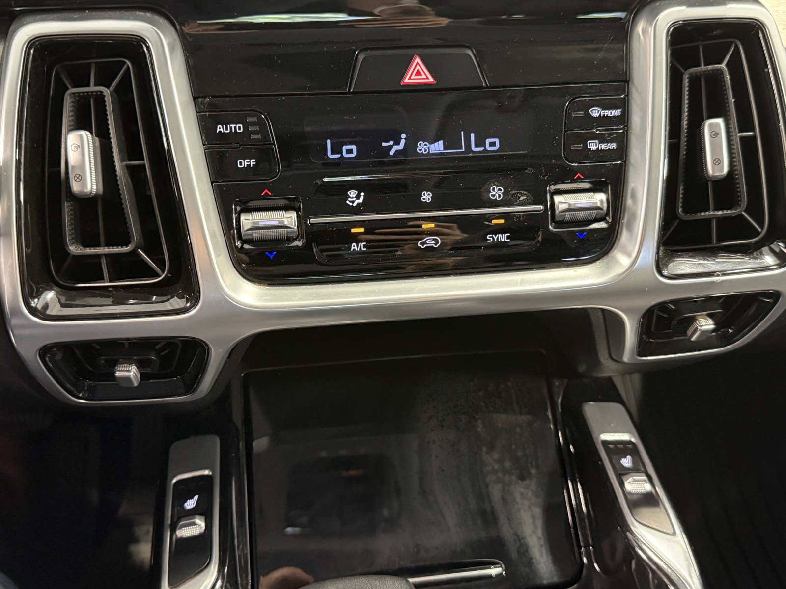 Used 2021 Kia Sorento SX AWD/4WD image 16