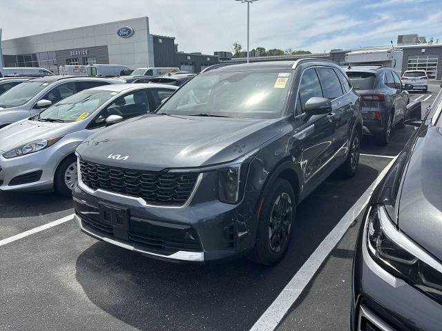 Used 2024 Kia Sorento S w/ Panoramic Sunroof Package