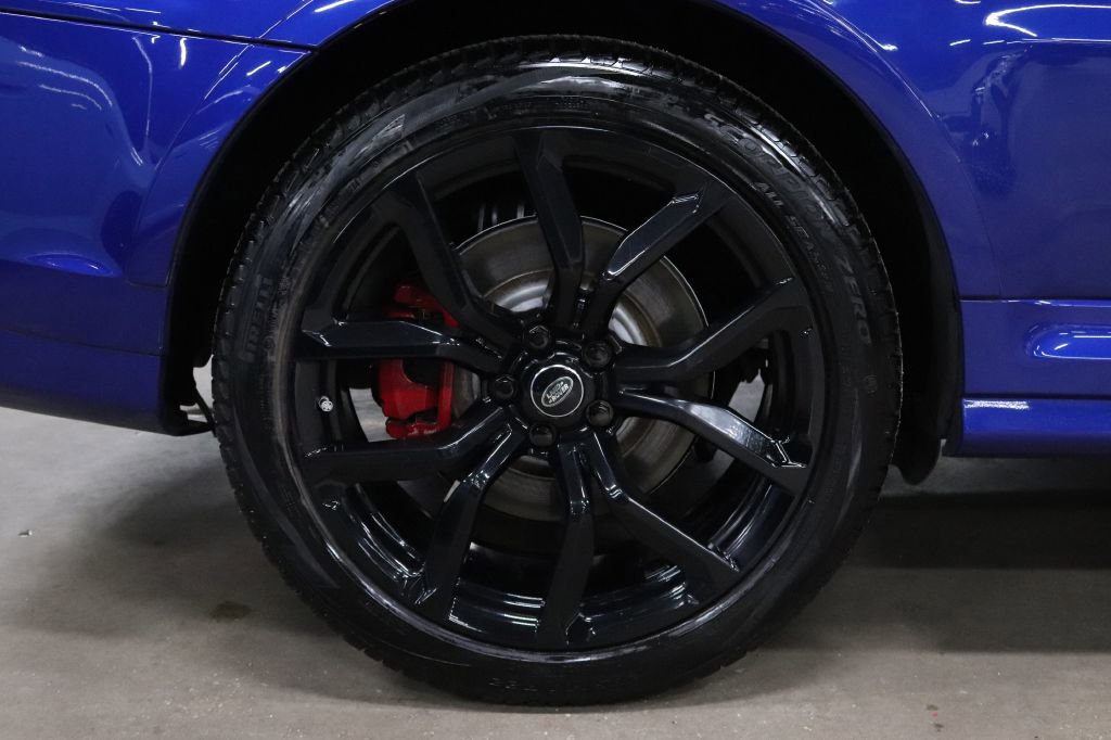 Used 2020 Land Rover Range Rover Sport SVR image 40