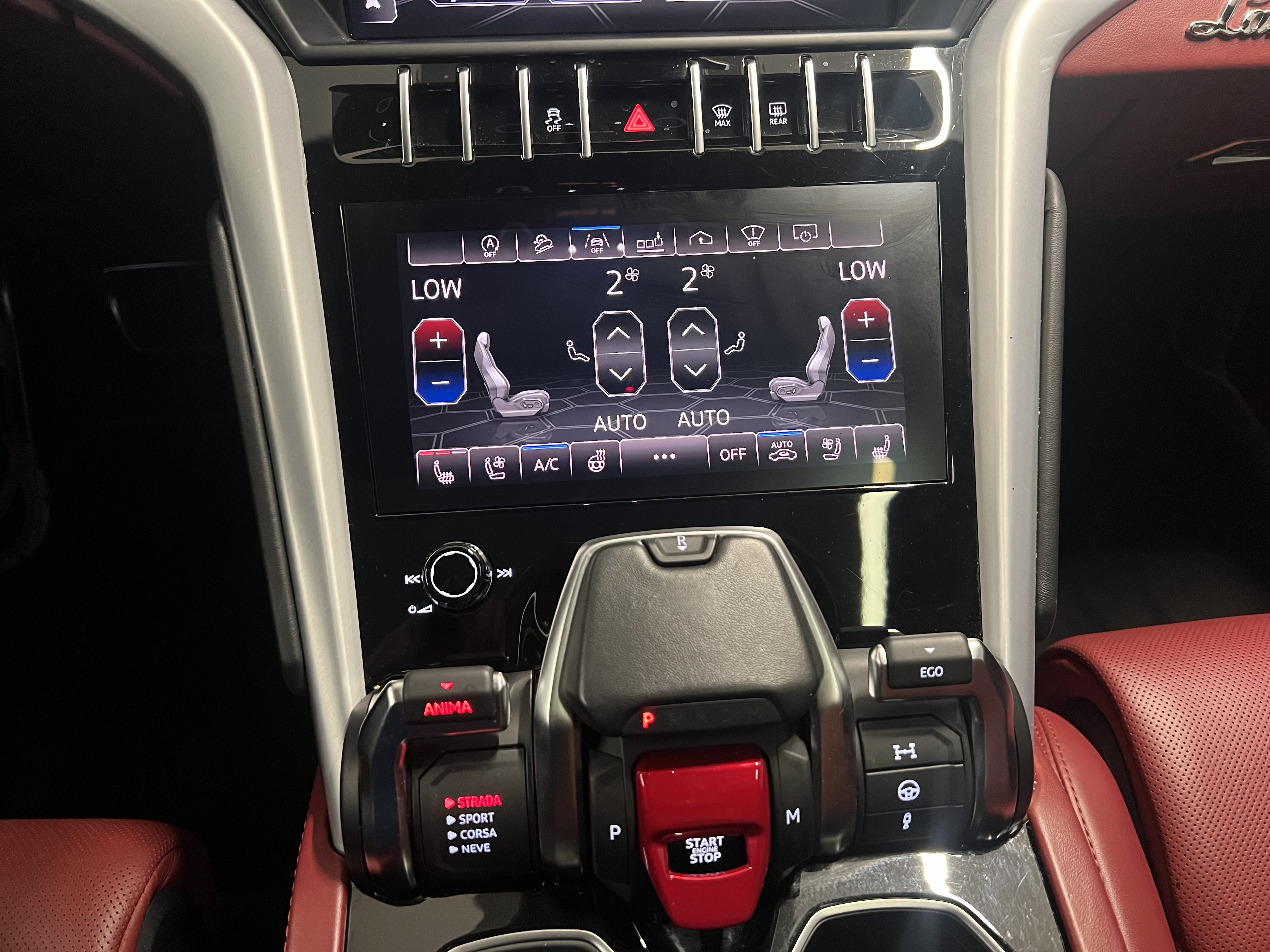 Used 2019 Lamborghini Urus AWD/4WD image 21