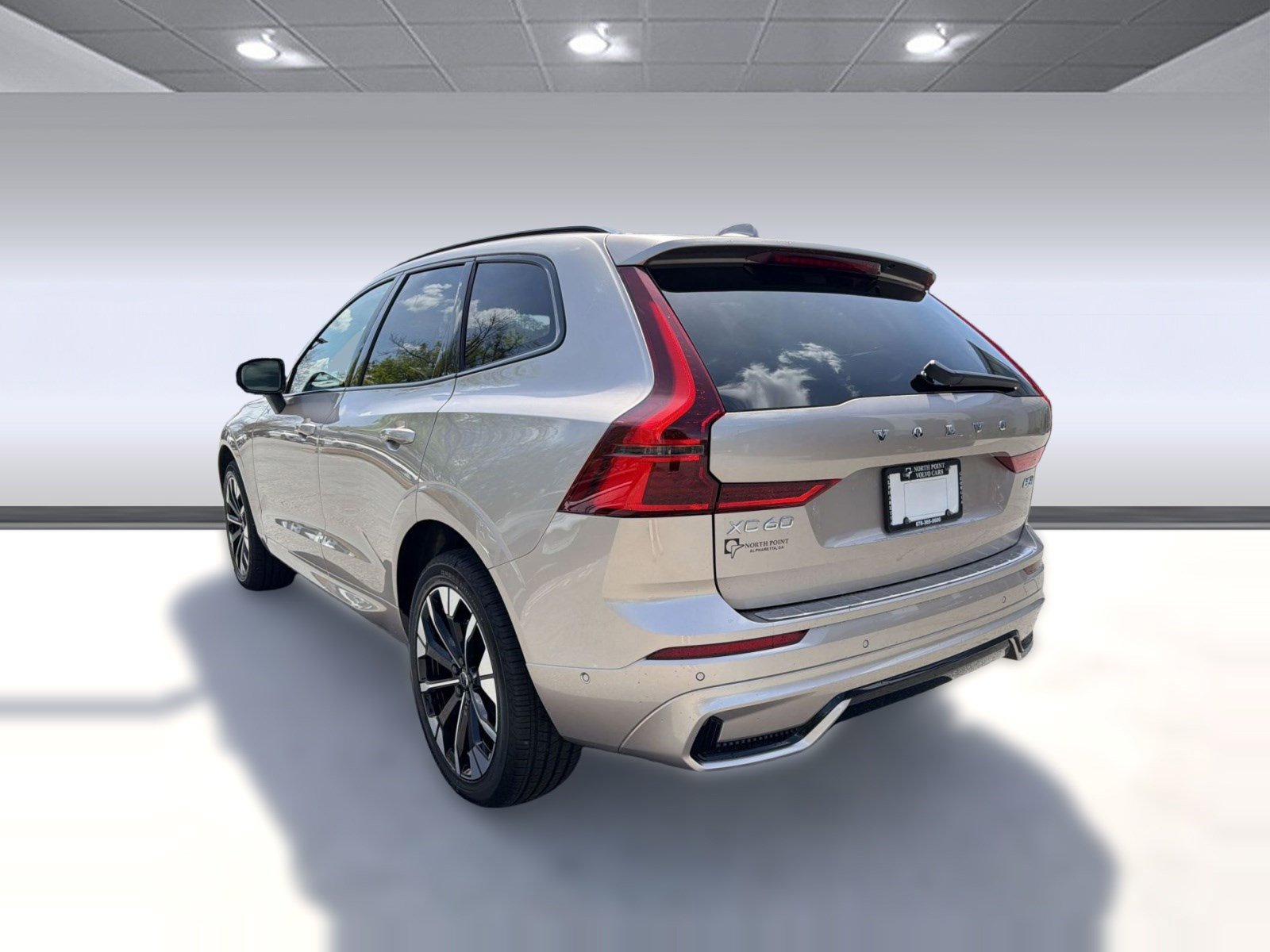 New 2026 Volvo XC60 B5 Plus w/ Protection Package Premier AWD/4WD image 3